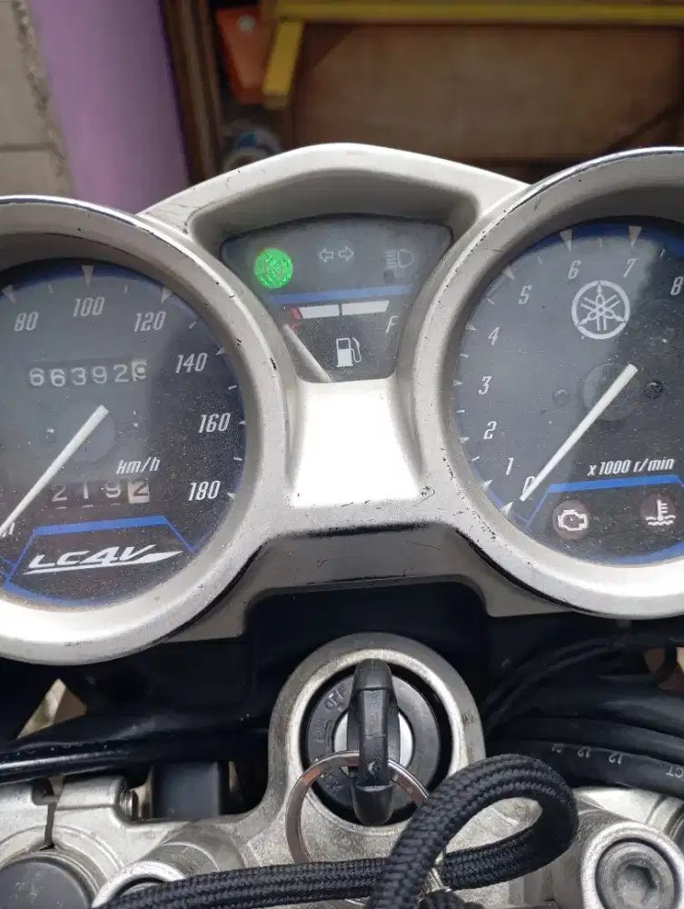 Dijual motor vixion warna hitam mulus istimewa