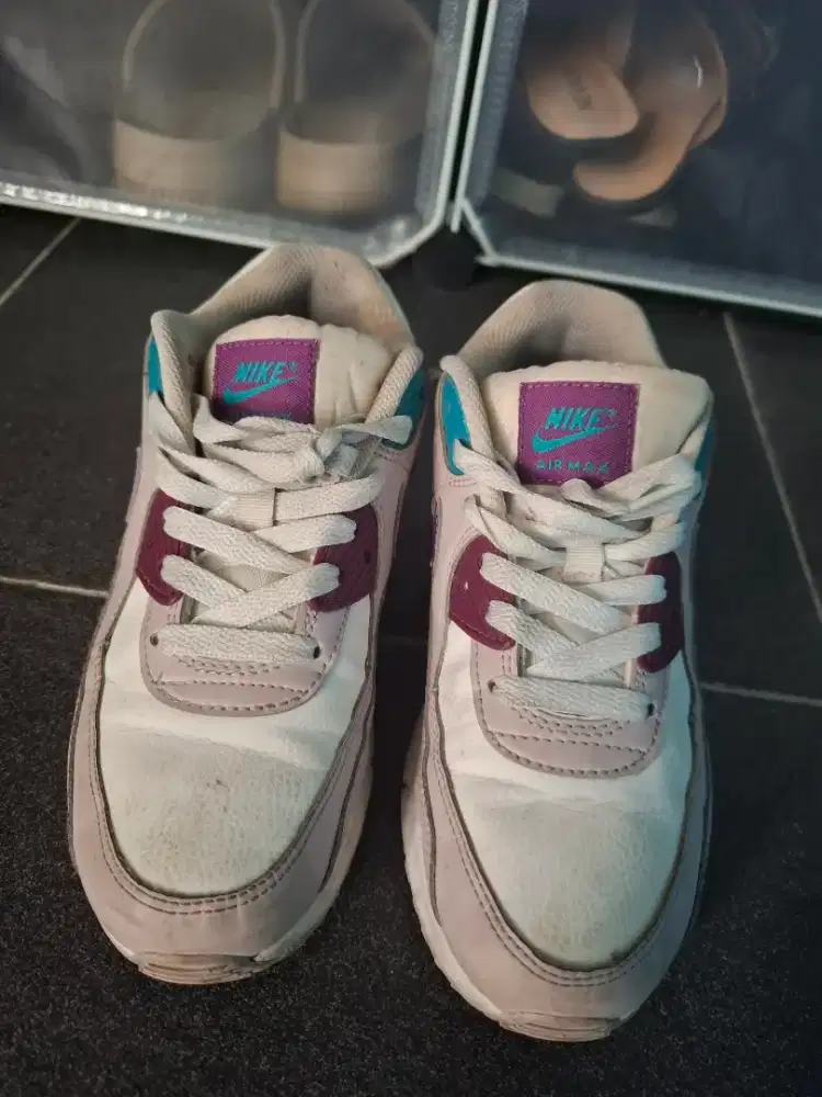 Preloved Air Max Kids.. Skechers Uno Lite Girls Kids.. Docmart..