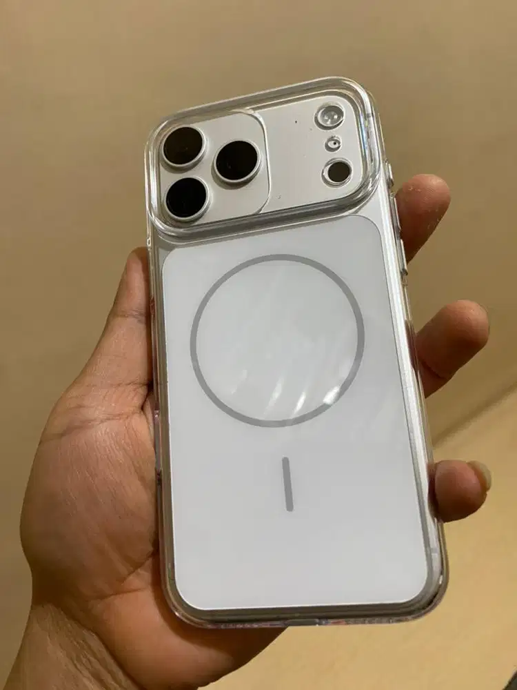 Iphone 17 promax ibox like new 256 silver