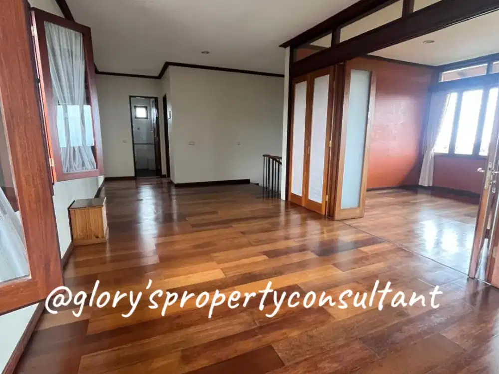 Dijual Rumah Besar View Bagus dekat Kampus UPI, NHI Setiabudi Bandung