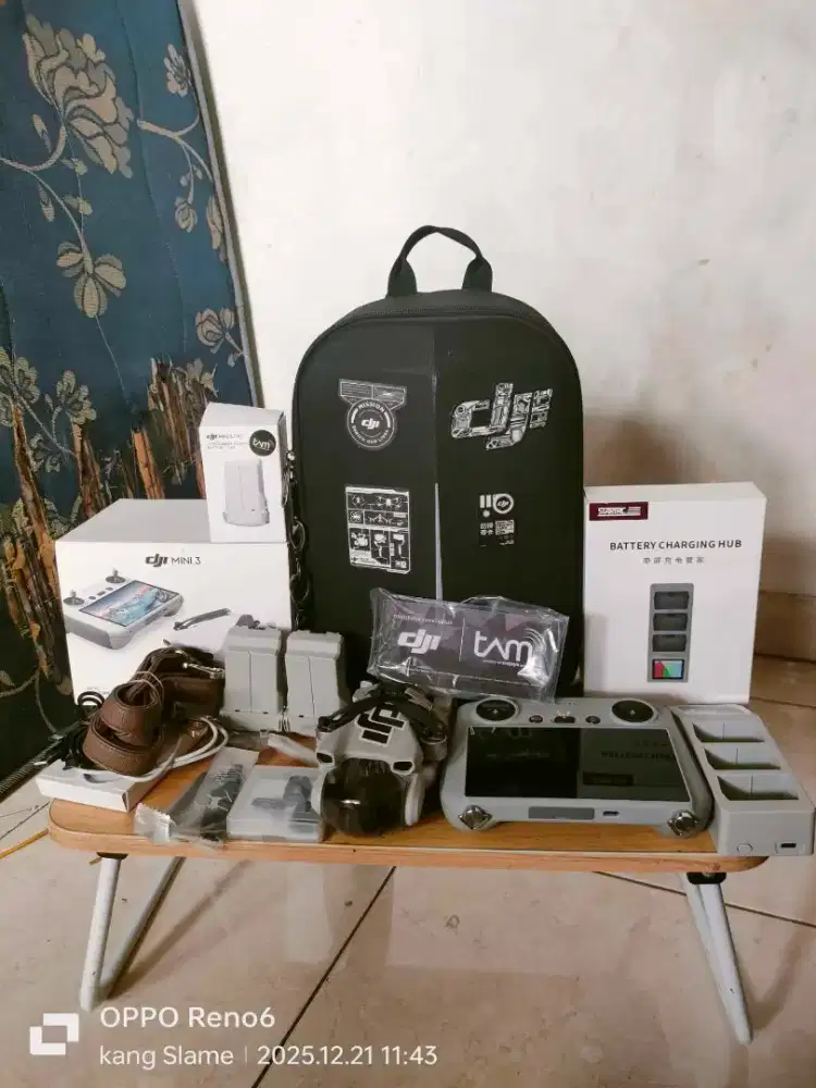 DJI MINI 3 RC layar