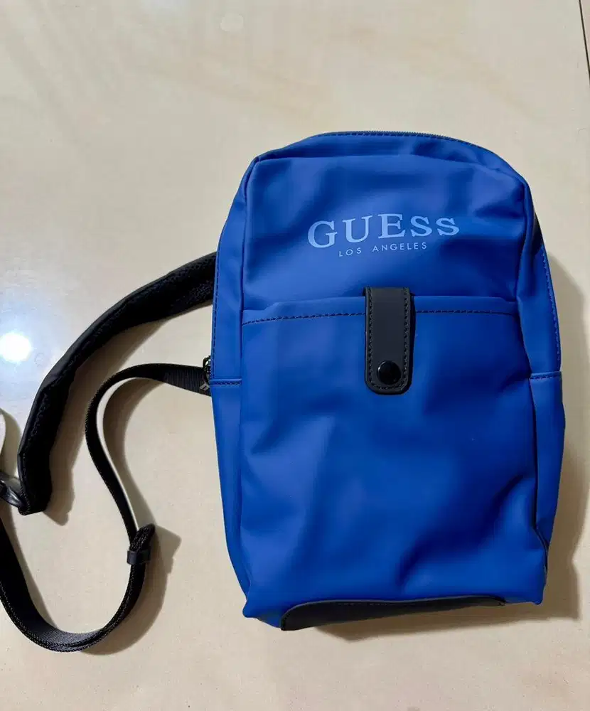 Tas Sling Guess warna Biru