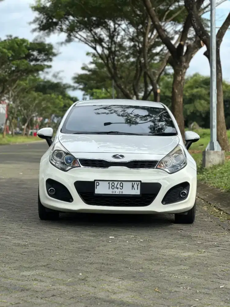 Kia RIO 2013 SE matik sangat istimewa,dijamin,bebas laka ,murah poll