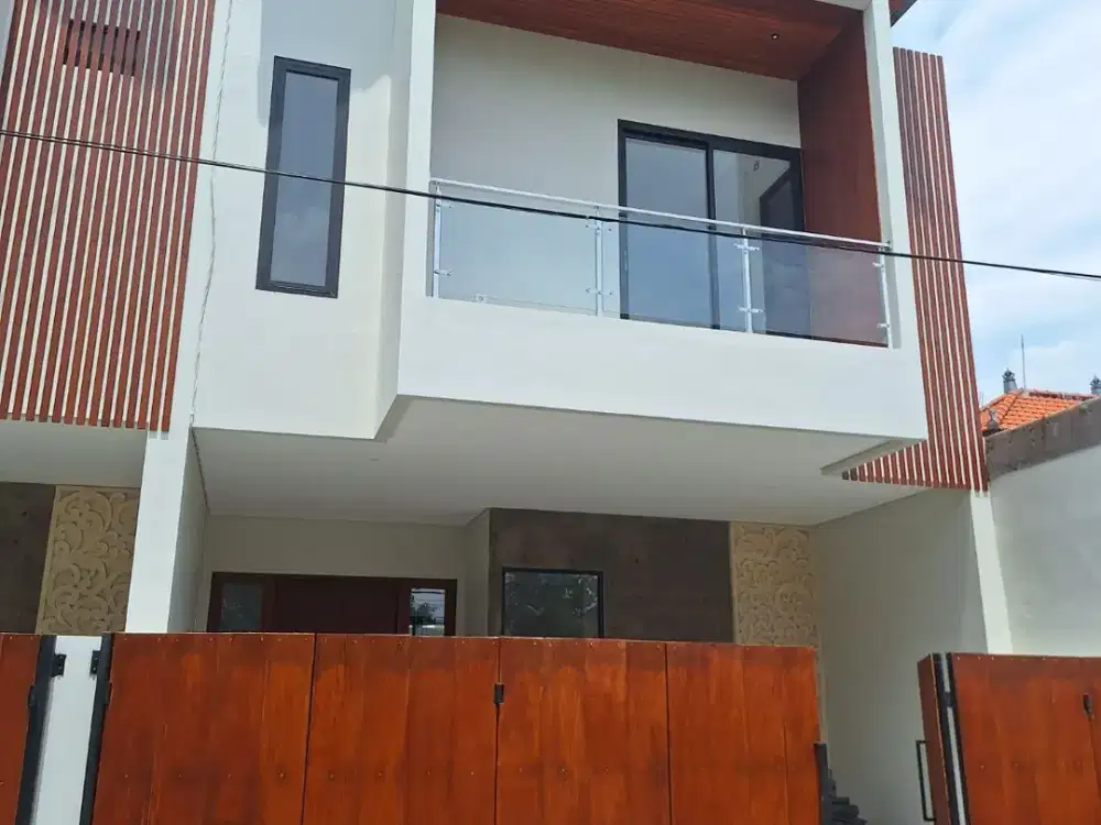 DIJUAL RUMAH 2 LANTAI JL. SUWUNG SESETAN DEKAT PINTUL TOL PESANGGARAN DENPASAR SELATAN BALI