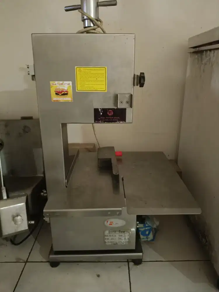 Mesin potong daging bonesow