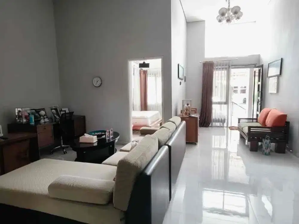 Dijual Rumah siaphuni Kota Baru Parahyangan Bandung