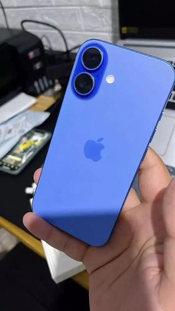 Iphone 16 Plus 128 GB Ultra Marine Blue / Biru (Best Seller)