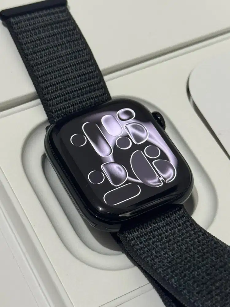 iBox Apple Watch Series 10 42mm Jet Black Fullset IC/B Garansi On 2026