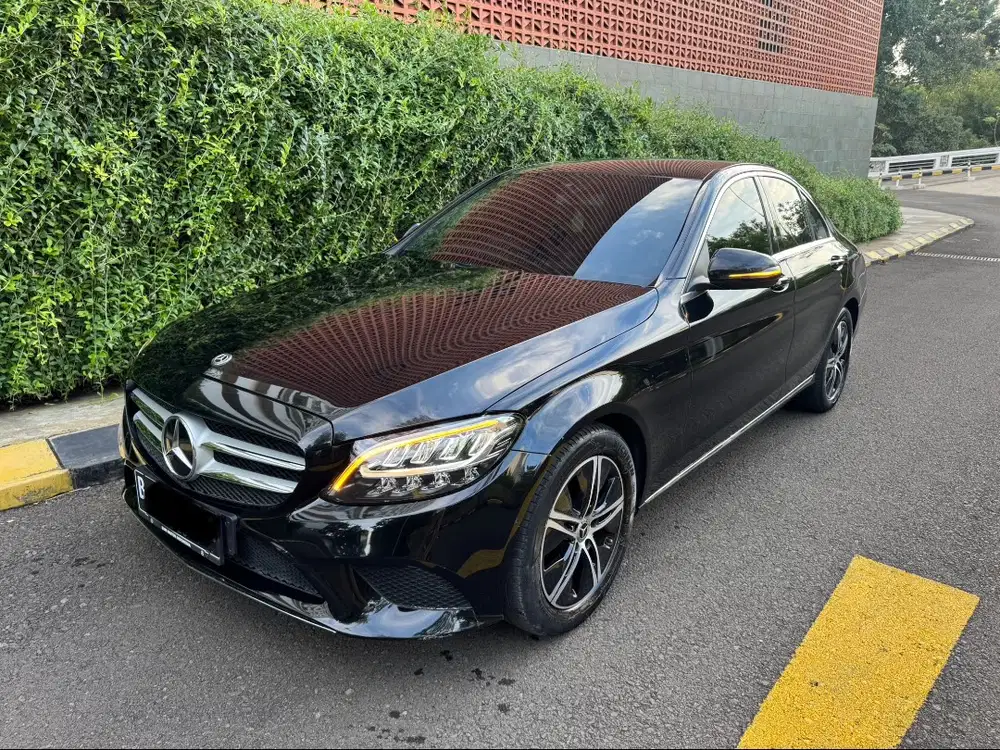 Jual Mercy Mercedese Benz New C180 2020 LOW KM Harga CASH