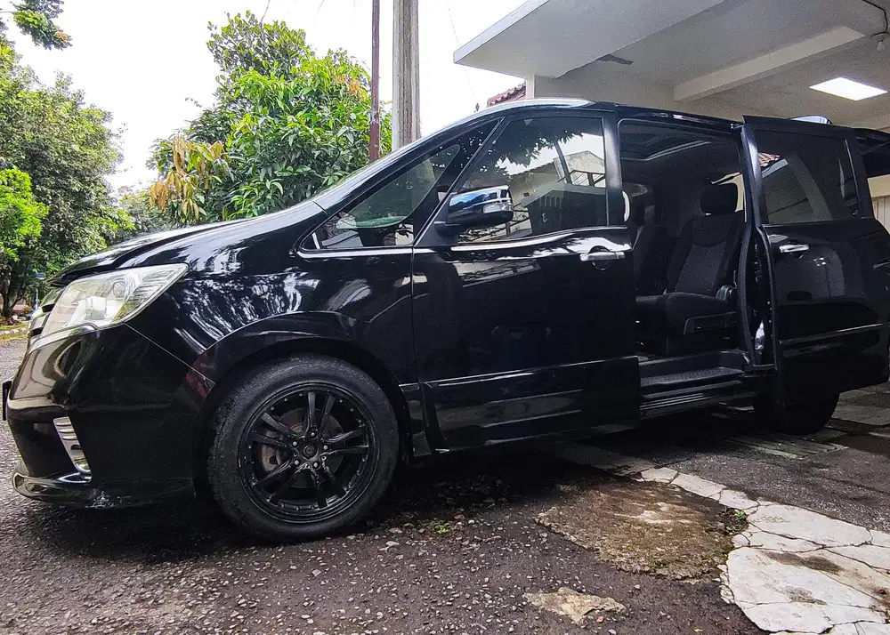 Nissan Serena 2013 Bensin