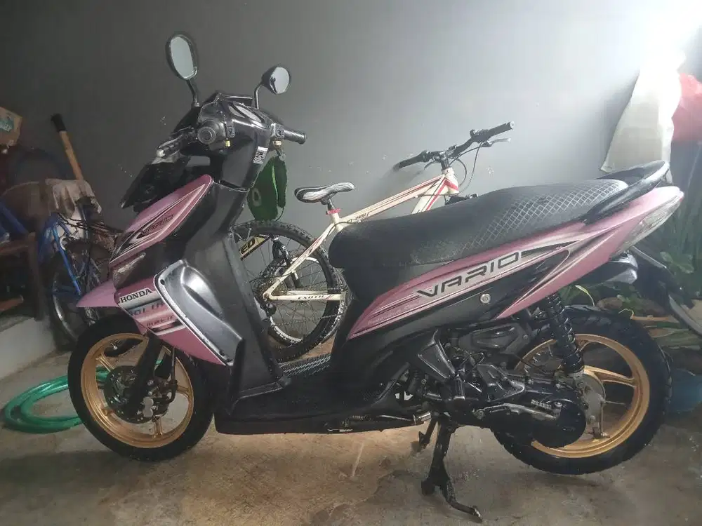 vario 110 thn 2008 plat B depok Rp.5.900.000 pajak hidup SS lengkap