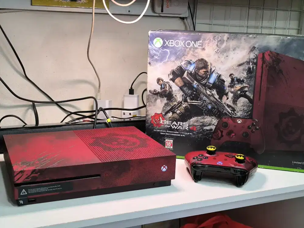 XBOX ONE S 2TB GEARS OF WAR