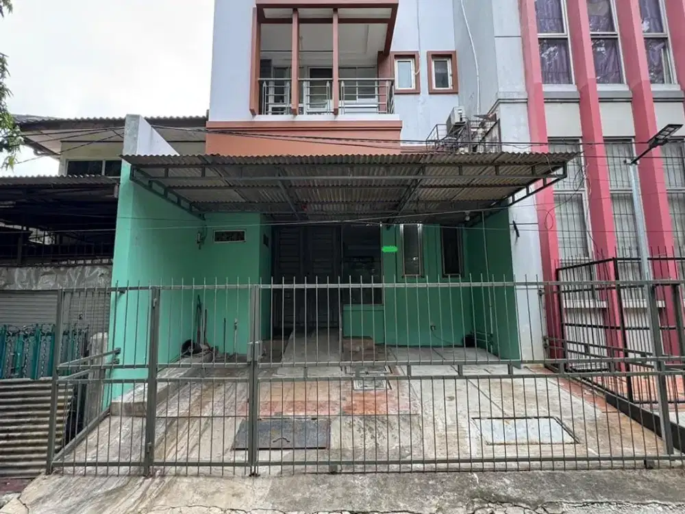 Bangunan Komersil Ruko 3 Lantai Kondisi Rapi Siap Pakai di Rawa Buaya Cengkareng