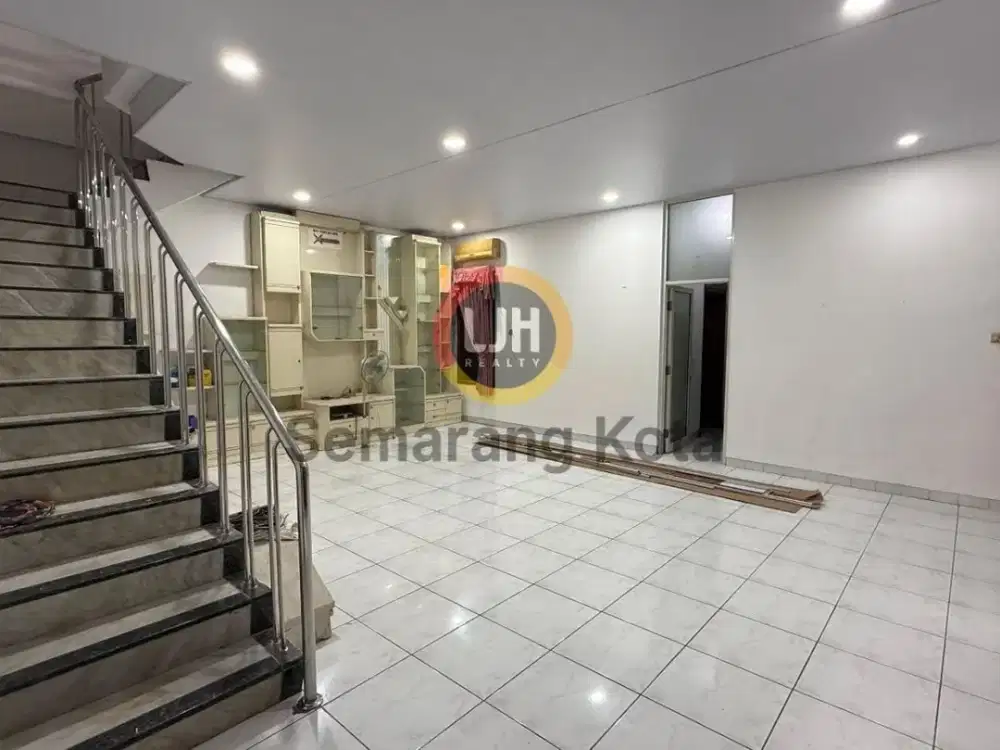 Rumah siap huni di daerah Seteran