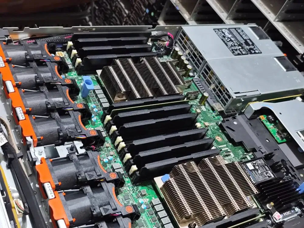 flash sale R640 R640 8 slot 2x gold 6138 Ram 32gb 2 caddy