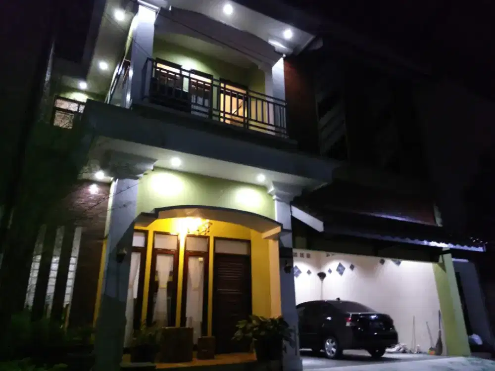 Rumah mewah 2 lantai Non Perum Dekat kota
