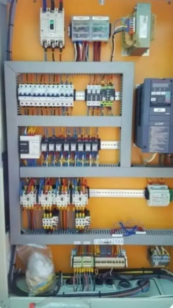 Tukang listrik panggilan