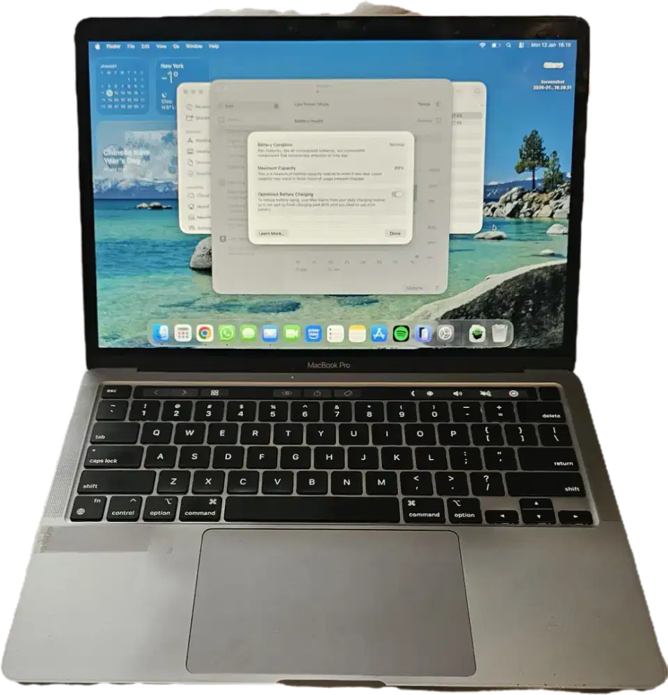 Dijual MacBook Pro 13 inch 2022 Apple M2, kondisi normal & siap pakai.