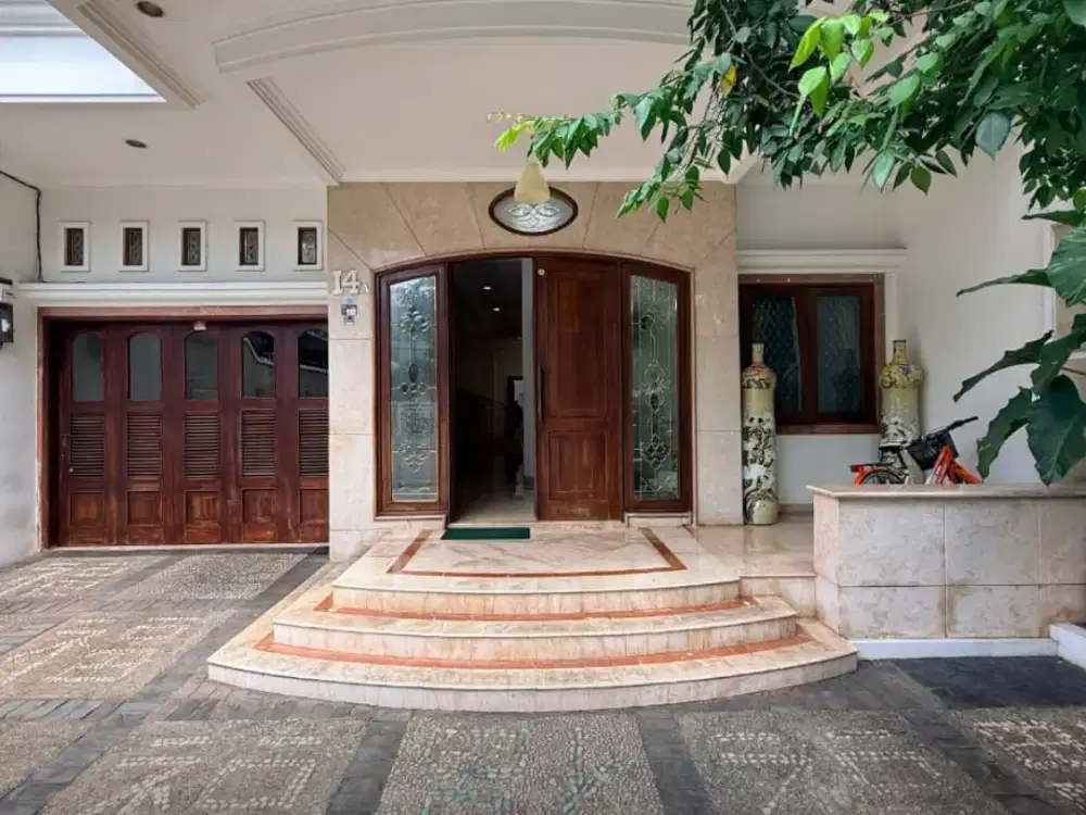 RUMAH TERAWAT SIAP HUNI PRIME AREA KEBAYORAN BARU  Jalan Lebar, Area Favorit