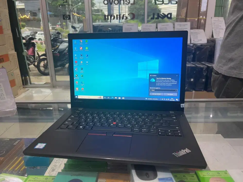 Laptop Lenovo Thinkpad i5 Gen6 Ram 8Gb Ssd 256Gb garansi 6Bln