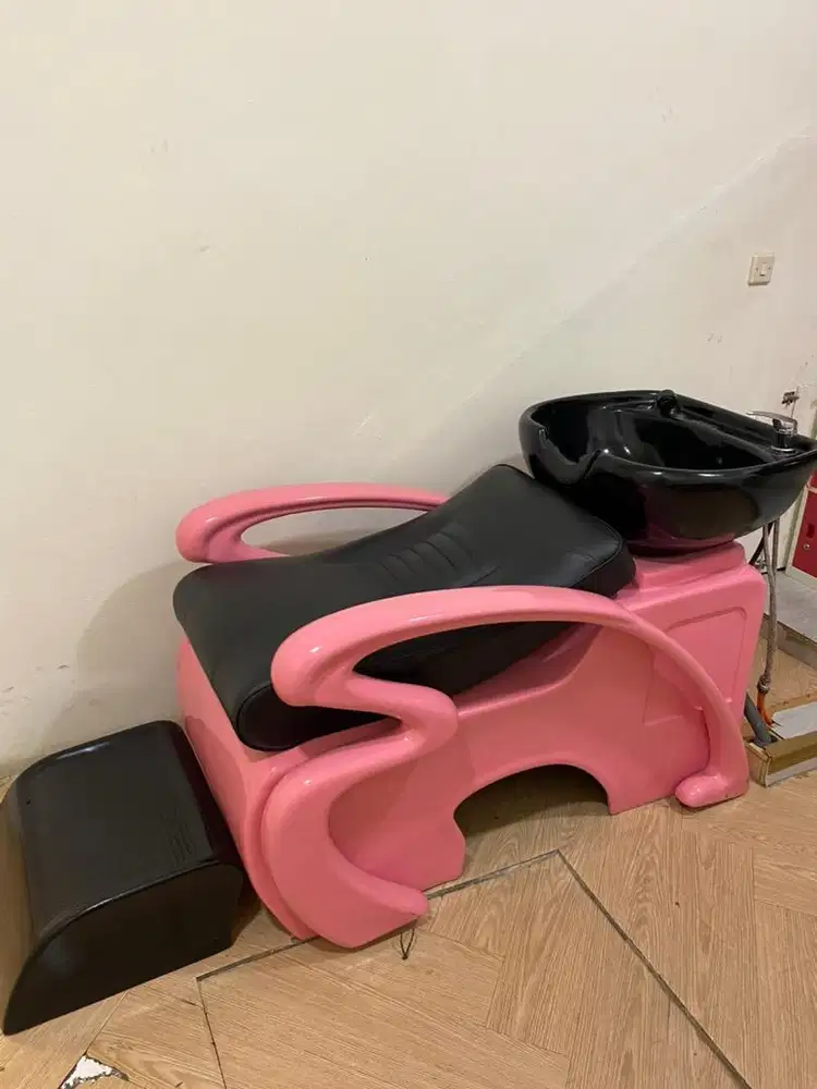 DIJUAL PERLENGKAPAN SALON & STUDIO KECANTIKAN