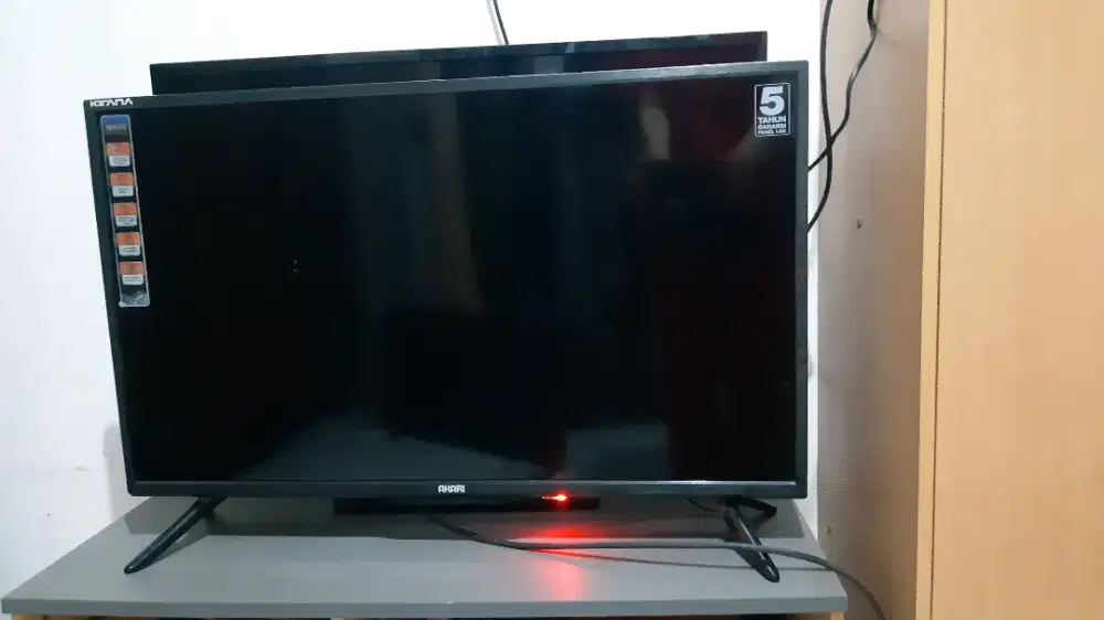 Tv Led 32 Akari Kirana & remot aja, analog. Dijual tanpa stb, timer