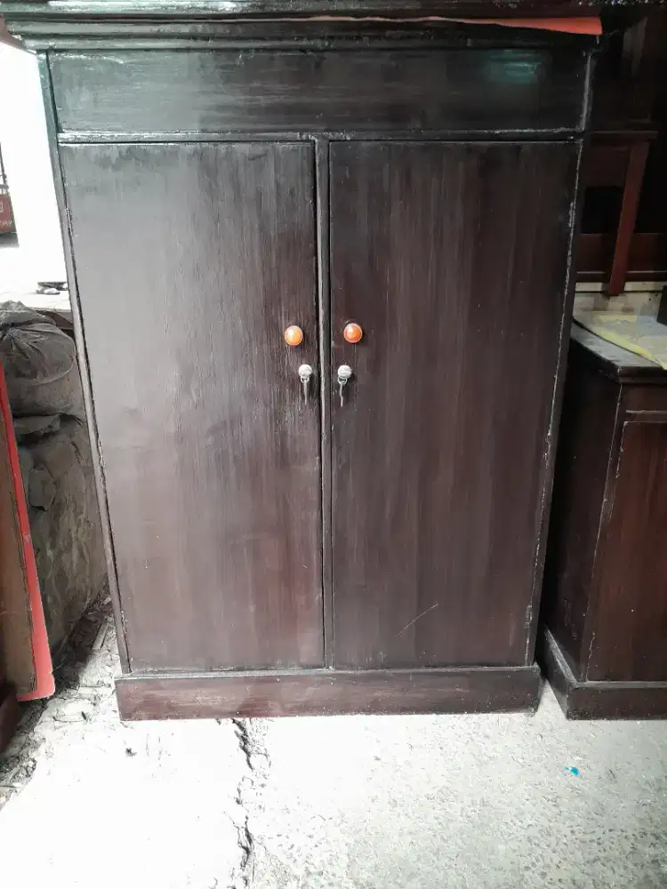 Lemari Baju serbaguna