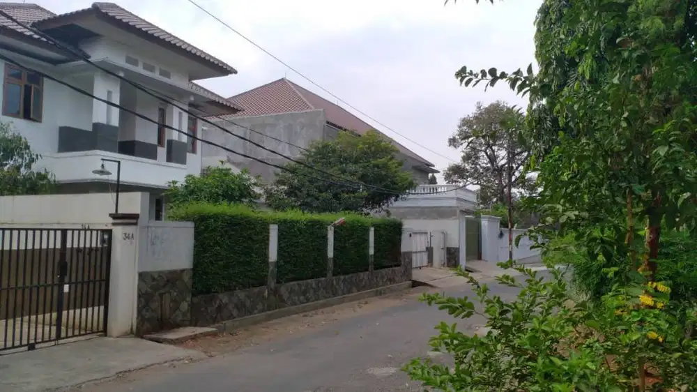 Rumah Tinggal Luas di Komplek IPTN Cibubur 1Km Dari LRT Harjamukti