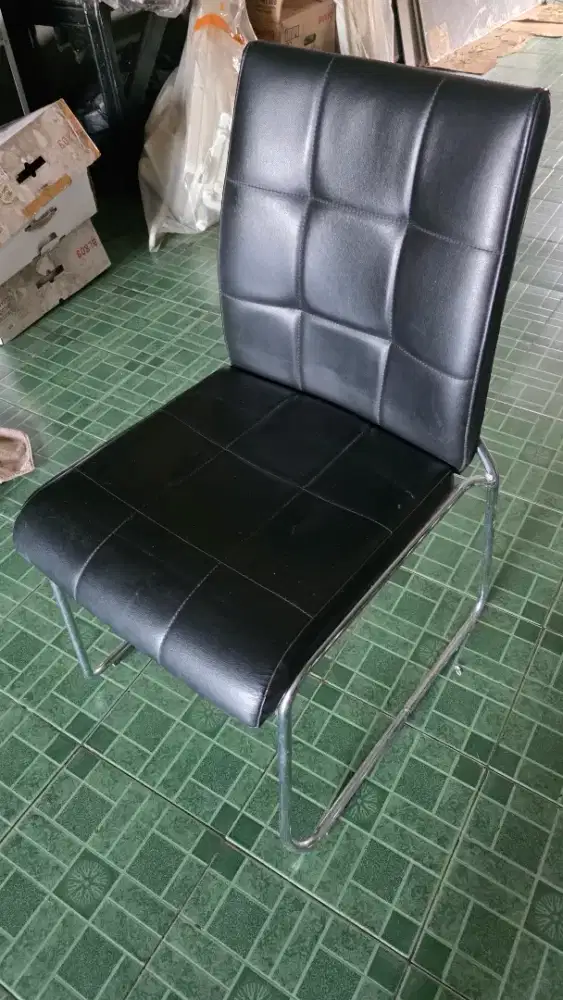 Bangku kantor serba guna