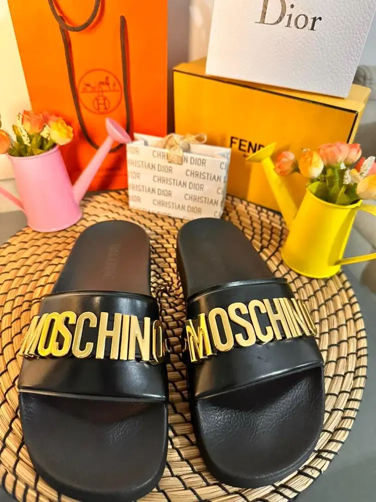 Preloved Moschino Metallic Letters Sandals Authentic 100%