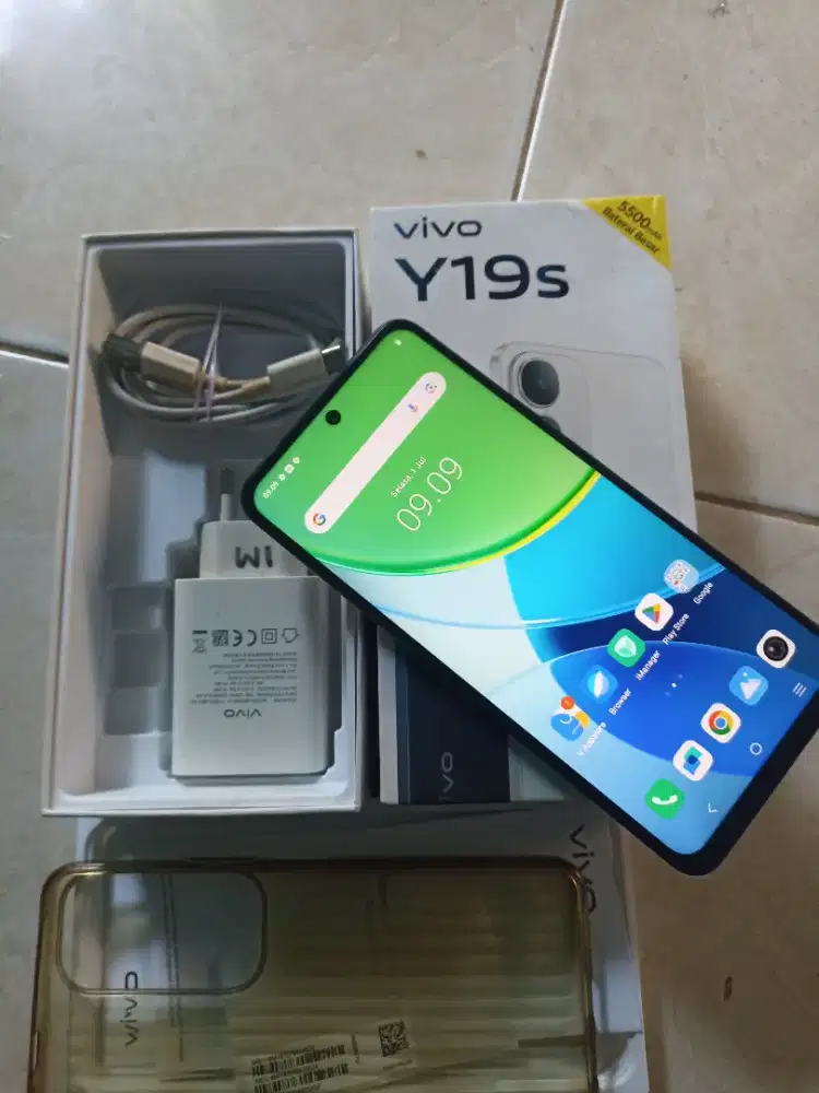 Vivo y19s ram 4+4/64 fullset bagus
