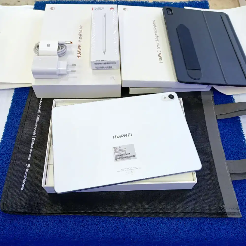 Huawei MatePad Air 11.5 Inch 8/128gb 99% like new + Keyboard + S pen