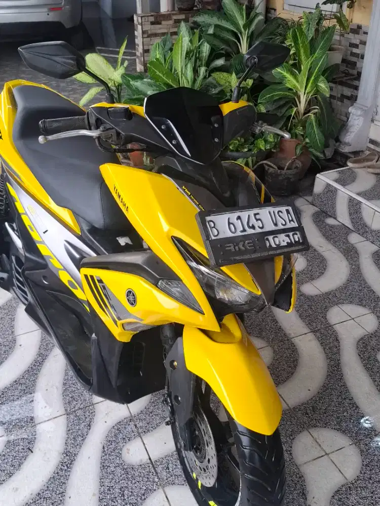 Yamaha Aerox Yellow