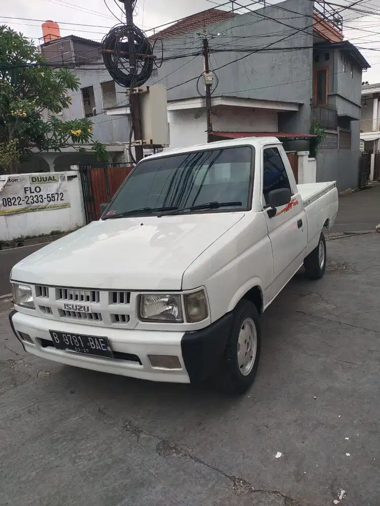 Isuzu Pick-Up AC THN 2012 Diesel