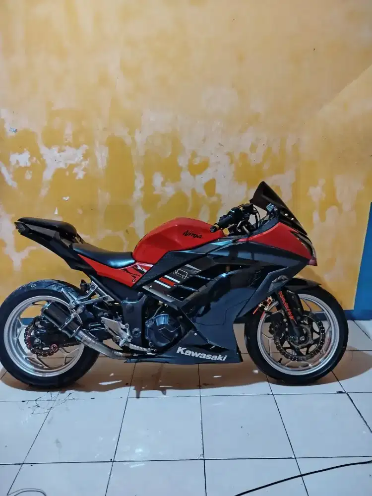 Di jual Kawasaki ninja 250 abs