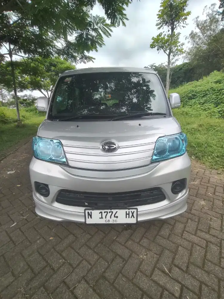 Daihatsu Luxio 1.5 D Mt 2015 tinggal pakai bisa bantu kredit
