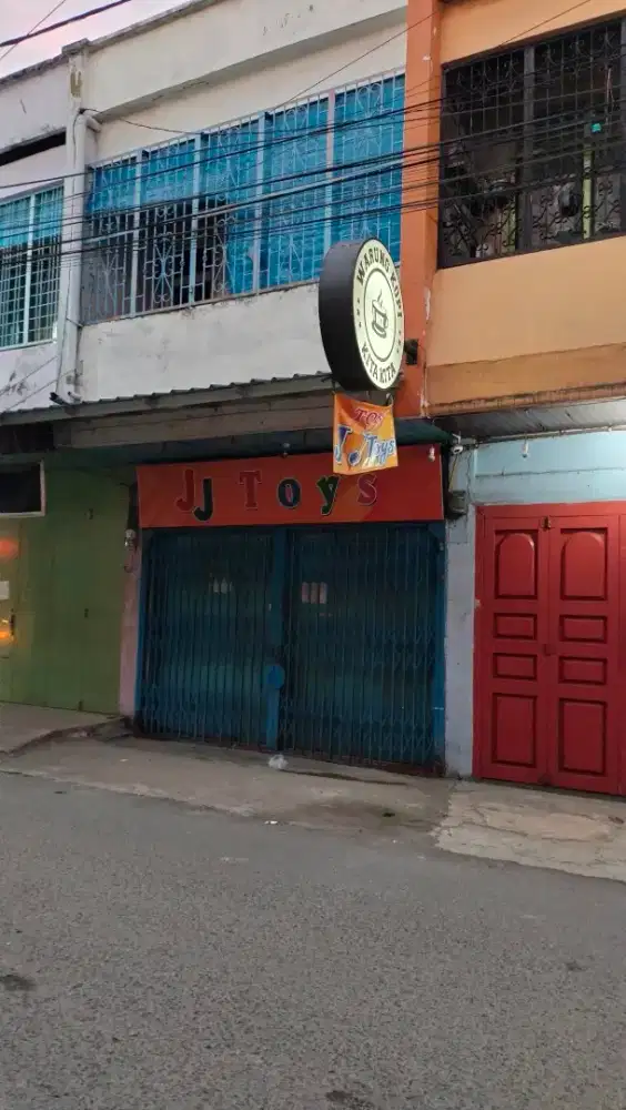Angkat koper rumah terawat
