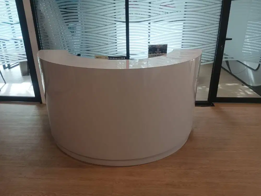 Meja Front Desk / Resepsi Kantor