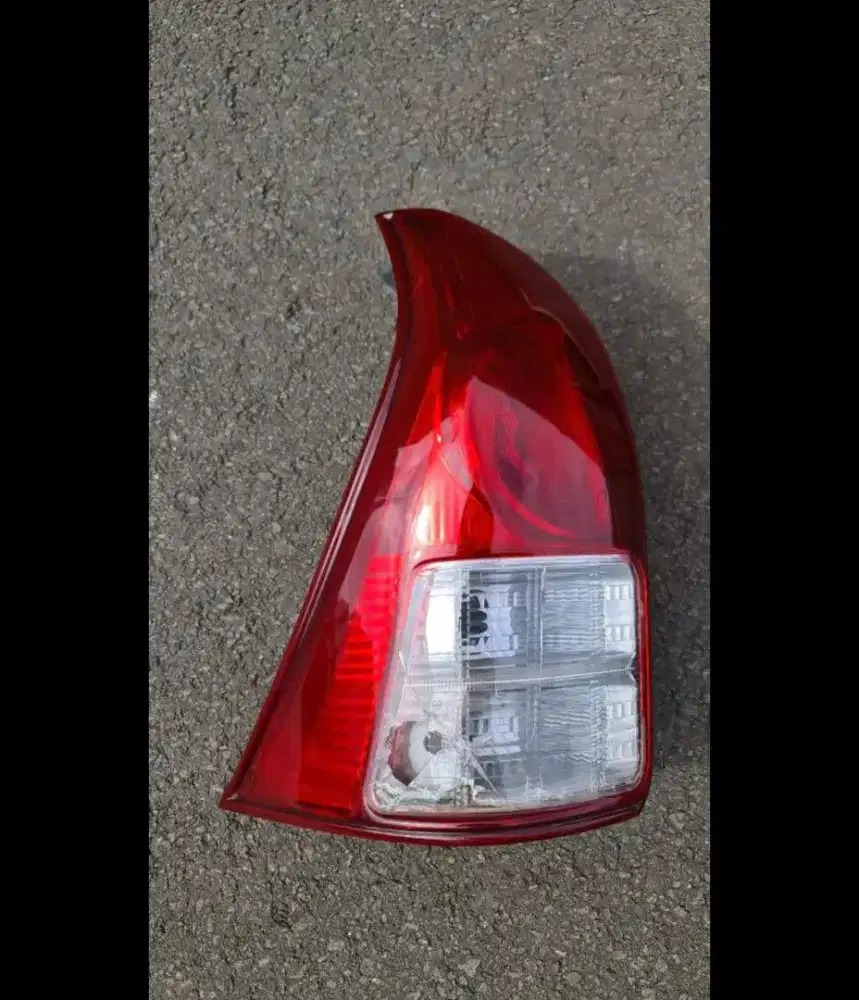lampu mobil toyota avanza tahun 2015 original belakang asli copotan