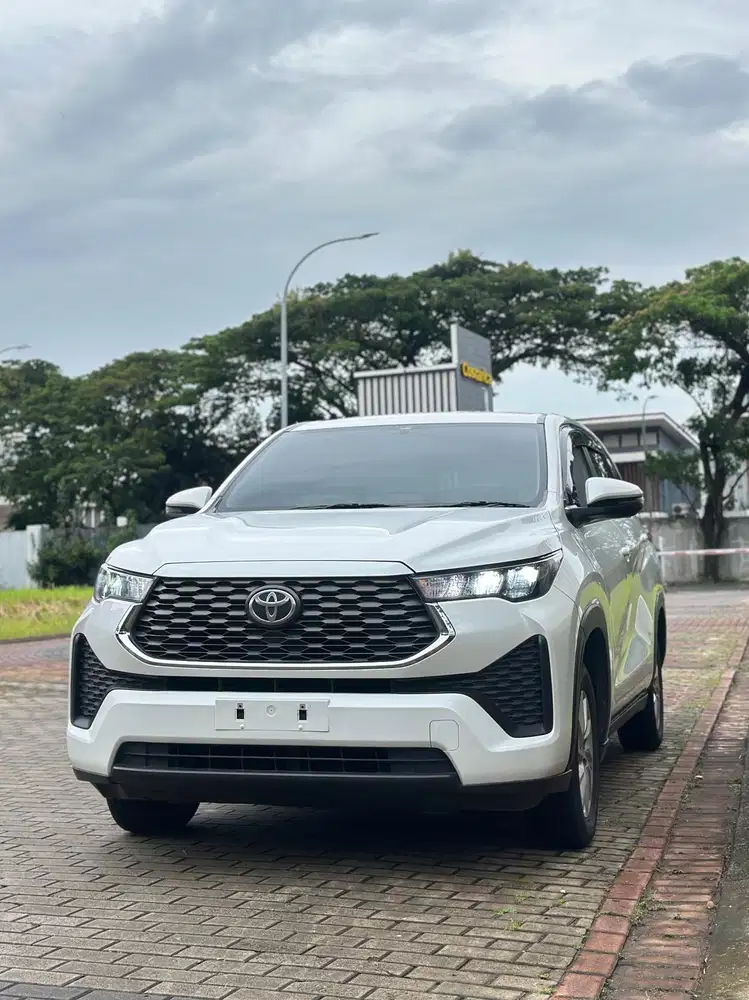 Toyota Kijang Innova 2023 Bensin