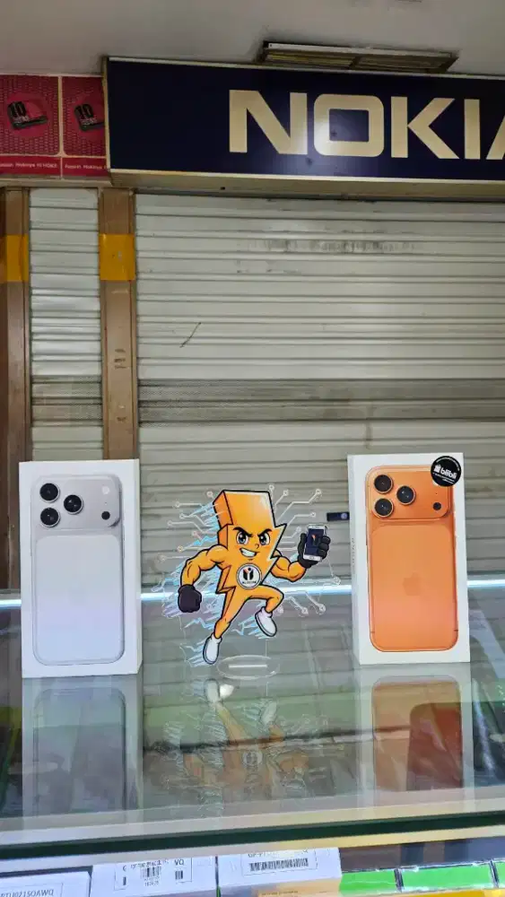 Ready stock! :iPhone 17 Pro 256-512GB (orange-Silver) -