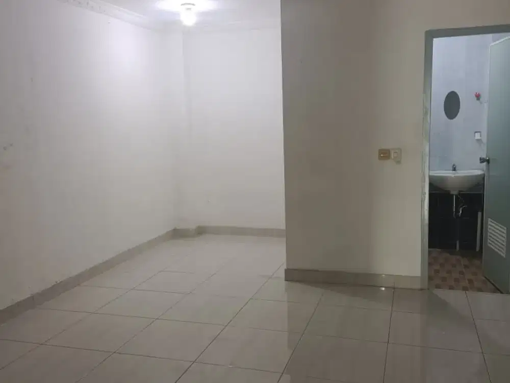 Rumah Di Taman Palem Lestari Luas 4x15 2 Lantai Siap Huni Ada AC