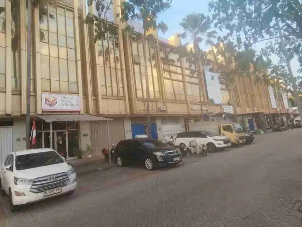 Di Jual Ruko Golf Lake Strategis Blok Paris A Cengkareng 3,5 Lantai Investasi Menguntungkan