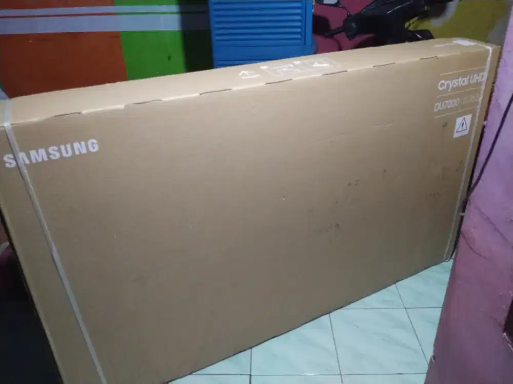 SAMSUNG TV CRYSTAL UHD