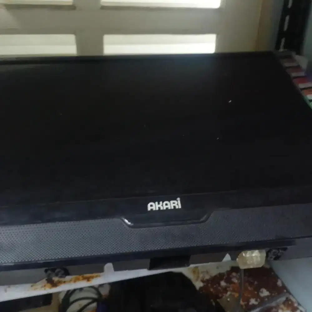 TV led Akari vga 24 + set top box+ braket  swing