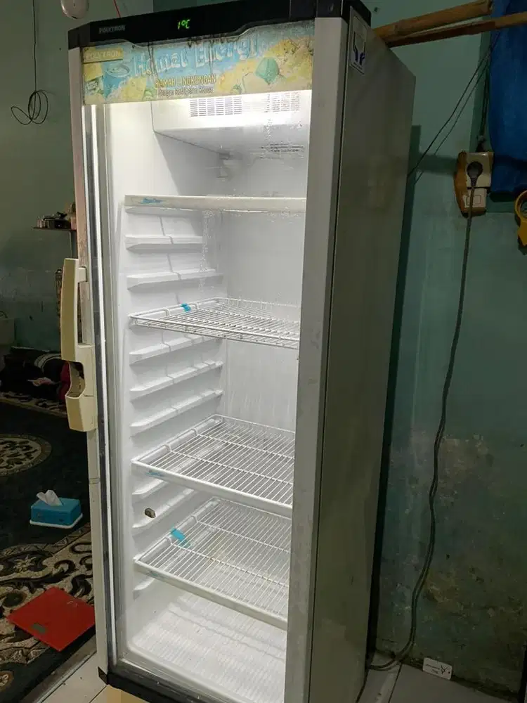 Di jual Showcase 4 rak