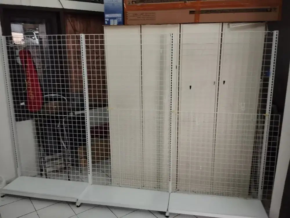 Rak swalayan gandola