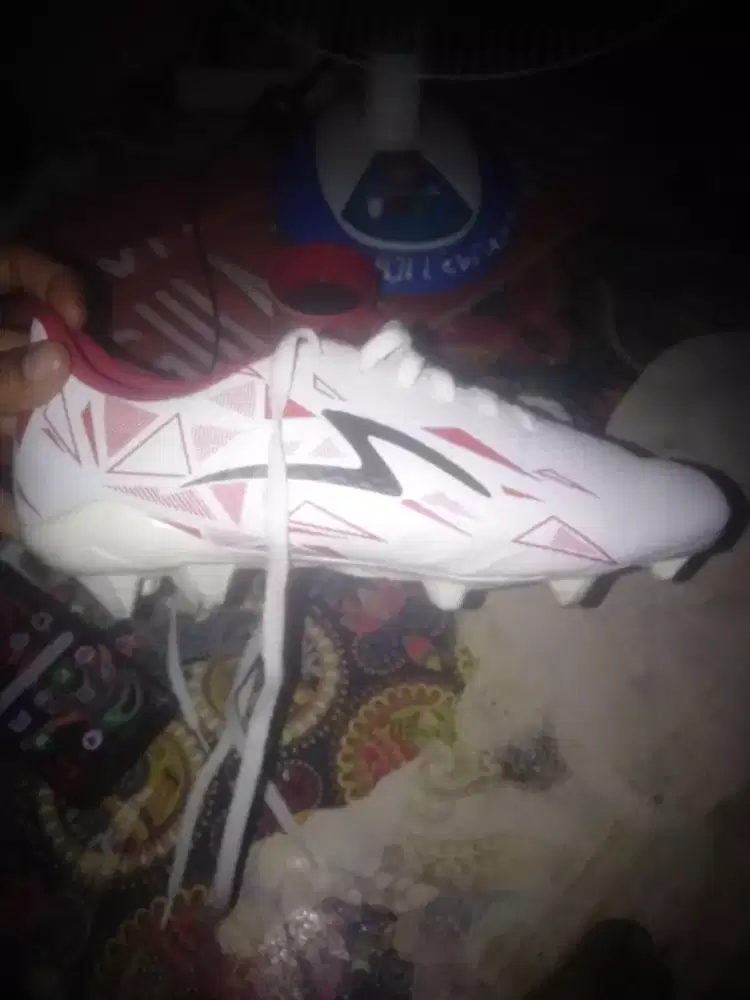 jual aja nih sepatu futsal