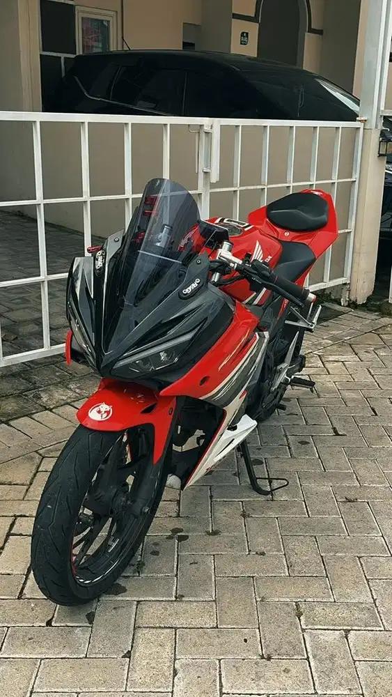 HONDA CBR 150R (2016)