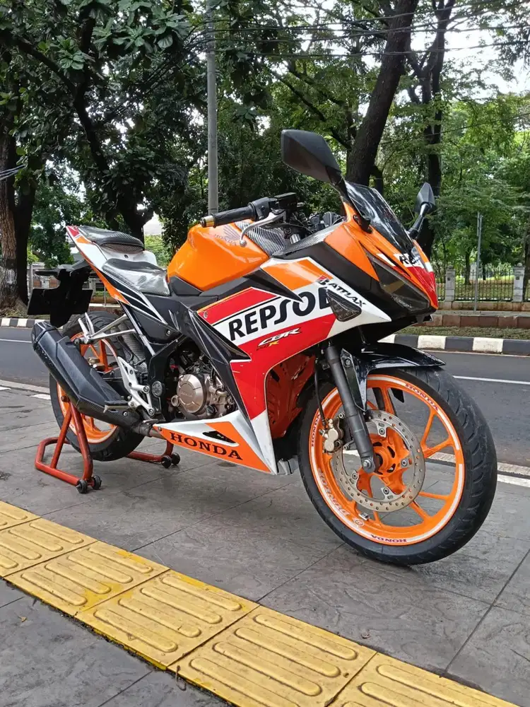 DIJUAL CASH HONDA CBR 150R THN 2016 PAJAK OFF 2X SIAP PAKAI